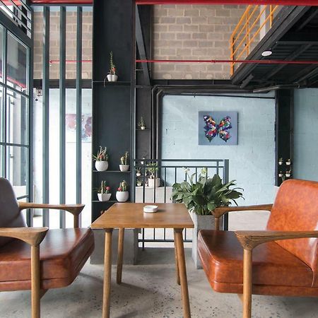 Reddoorz Plus @ Ung Van Khiem Street Хошимин Экстерьер фото