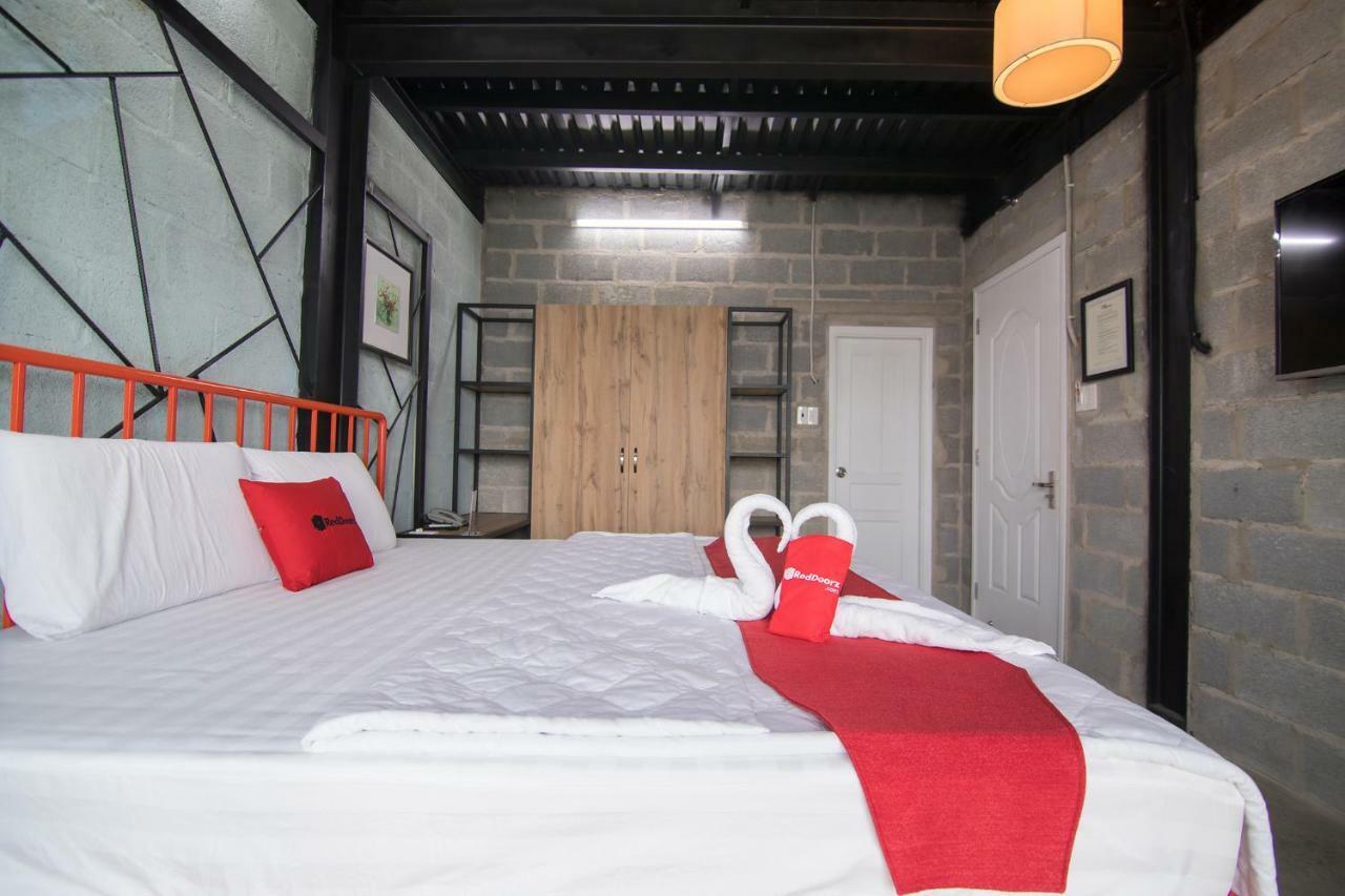 Reddoorz Plus @ Ung Van Khiem Street Хошимин Экстерьер фото