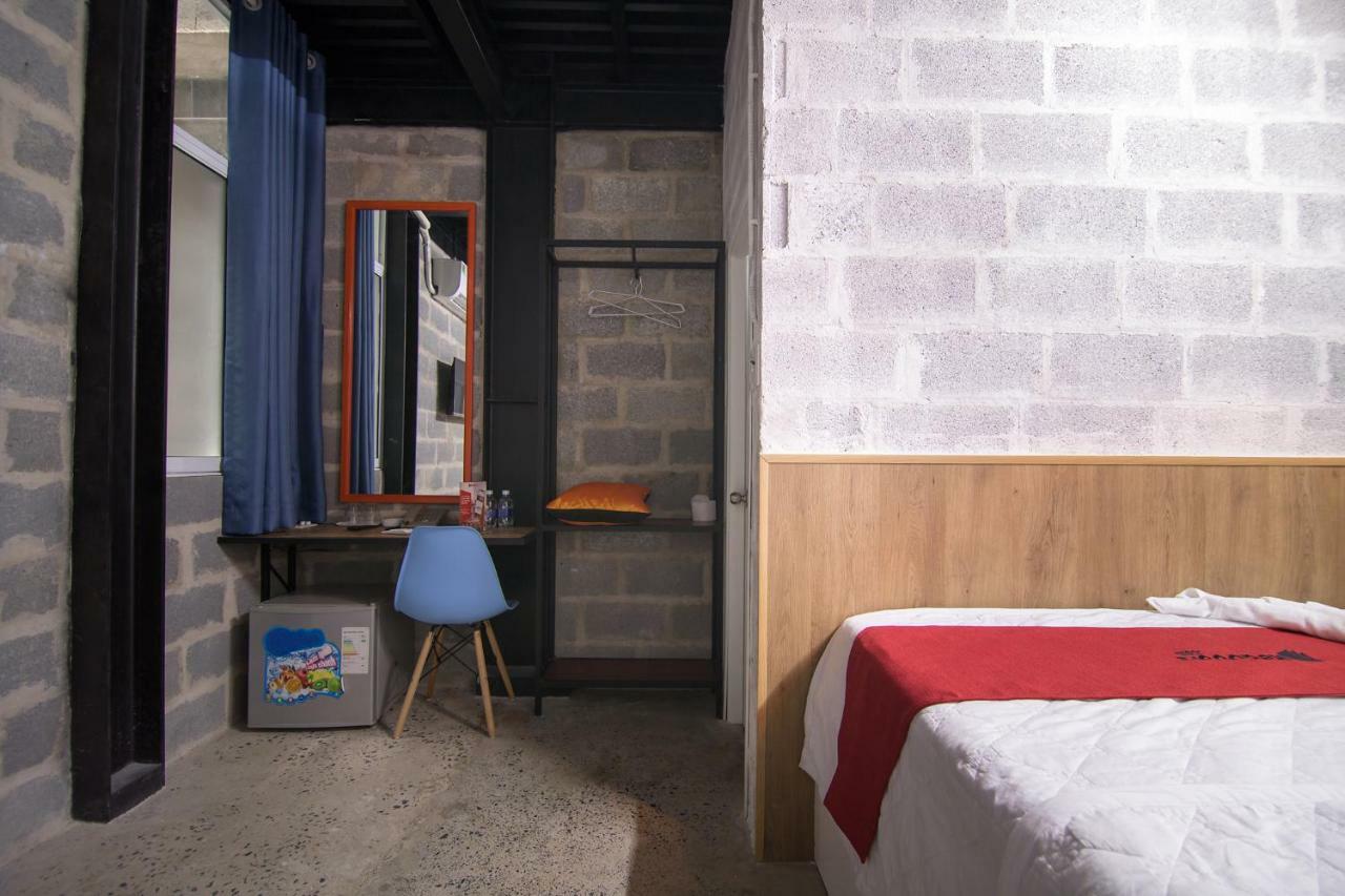 Reddoorz Plus @ Ung Van Khiem Street Хошимин Экстерьер фото
