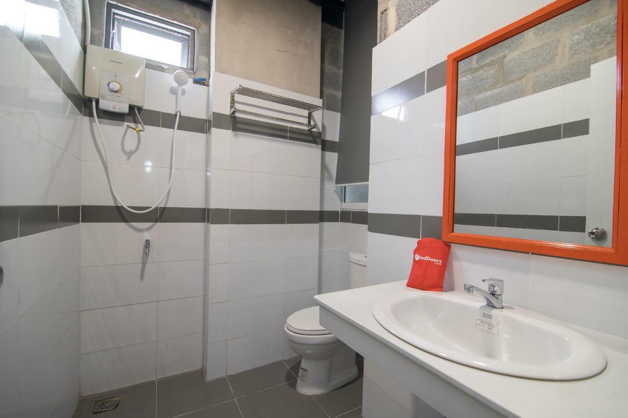 Reddoorz Plus @ Ung Van Khiem Street Хошимин Экстерьер фото