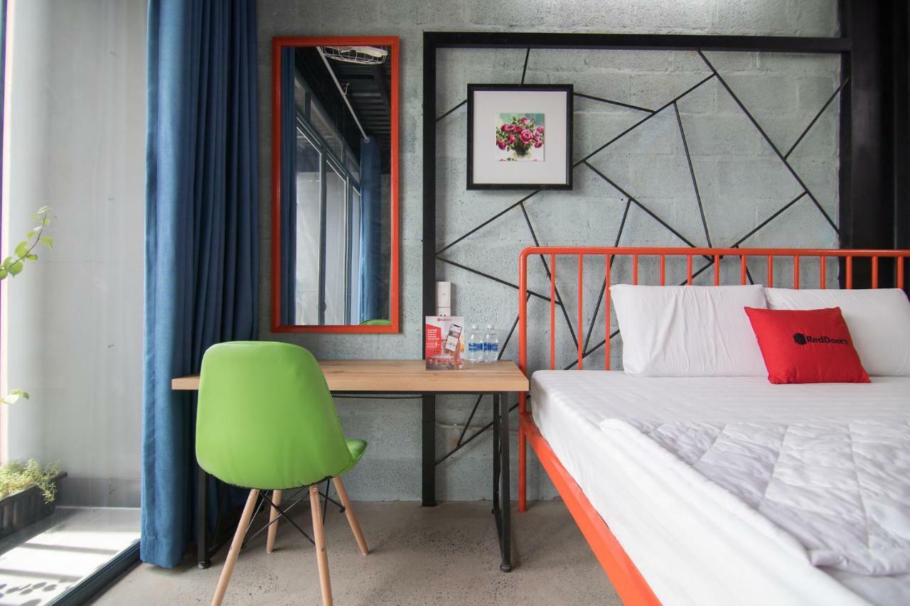 Reddoorz Plus @ Ung Van Khiem Street Хошимин Экстерьер фото