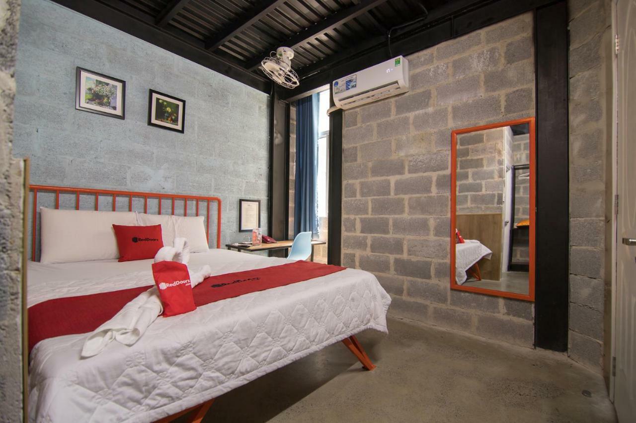 Reddoorz Plus @ Ung Van Khiem Street Хошимин Экстерьер фото