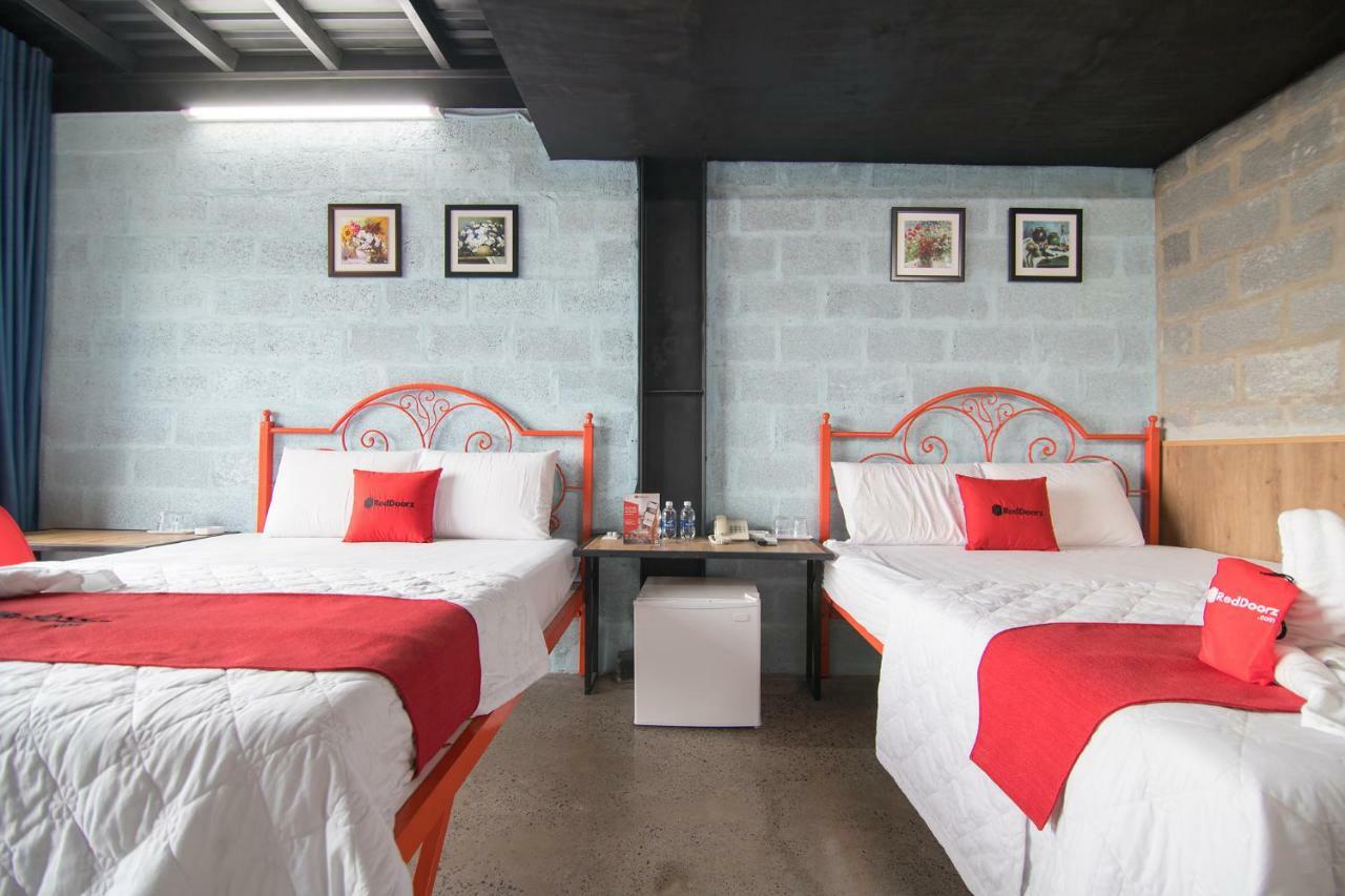 Reddoorz Plus @ Ung Van Khiem Street Хошимин Экстерьер фото