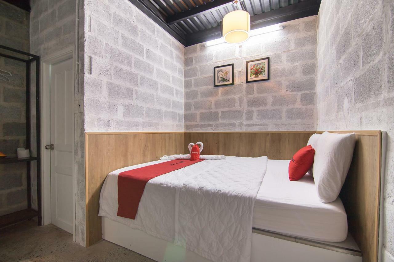Reddoorz Plus @ Ung Van Khiem Street Хошимин Экстерьер фото